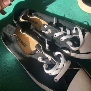 Size 9 Converse women’s shoreline low top sneaker